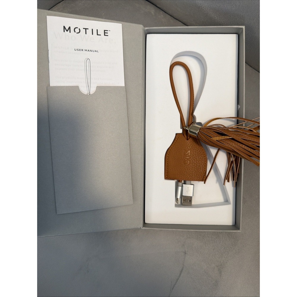 MOTILE TASSEL Charging Cord KEYCHAIN Lightning To USB-A Connection